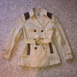 Cache light Trench Coat